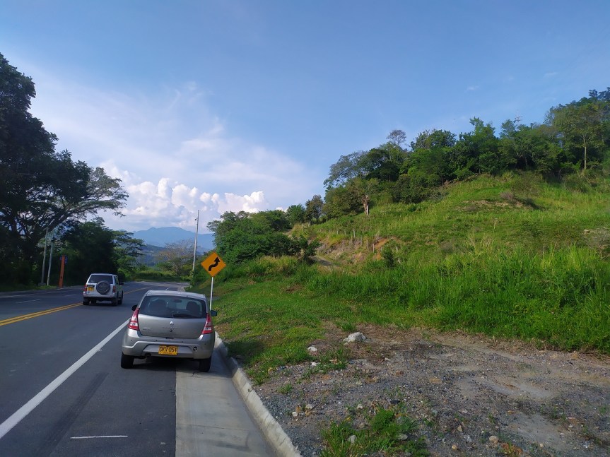 finca-altomira-manizales-entrada-finca