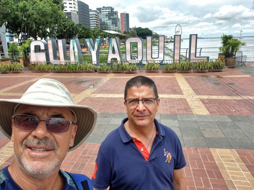 Llegamos en motocicleta a&nbsp;Guayaquil.